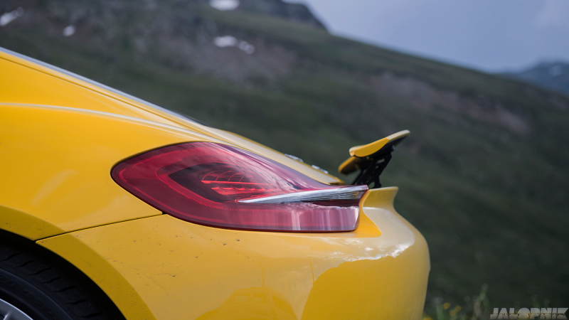 Illustration for article titled The Most Gorgeous Photos Of A Porsche Cayman You Will Ever See